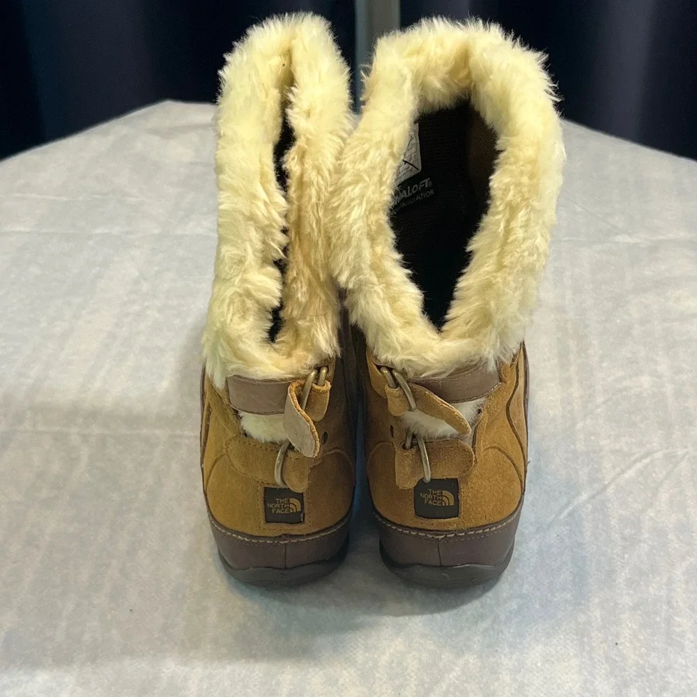 The North Face Abby Chukka Tan Suede Waterproof PrimaLoft Insulated Boots W10